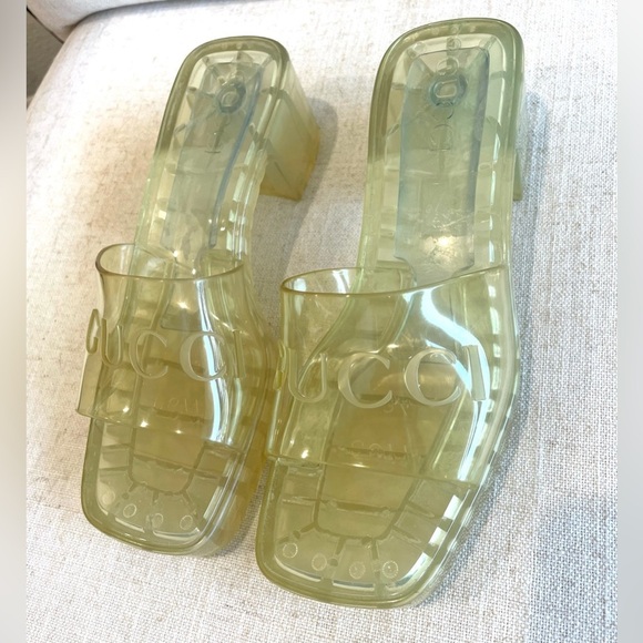 GUCCI Transparent Rubber Embossed Logo Slide Sandals Mules Yellow Size EU 34 - Picture 4 of 12